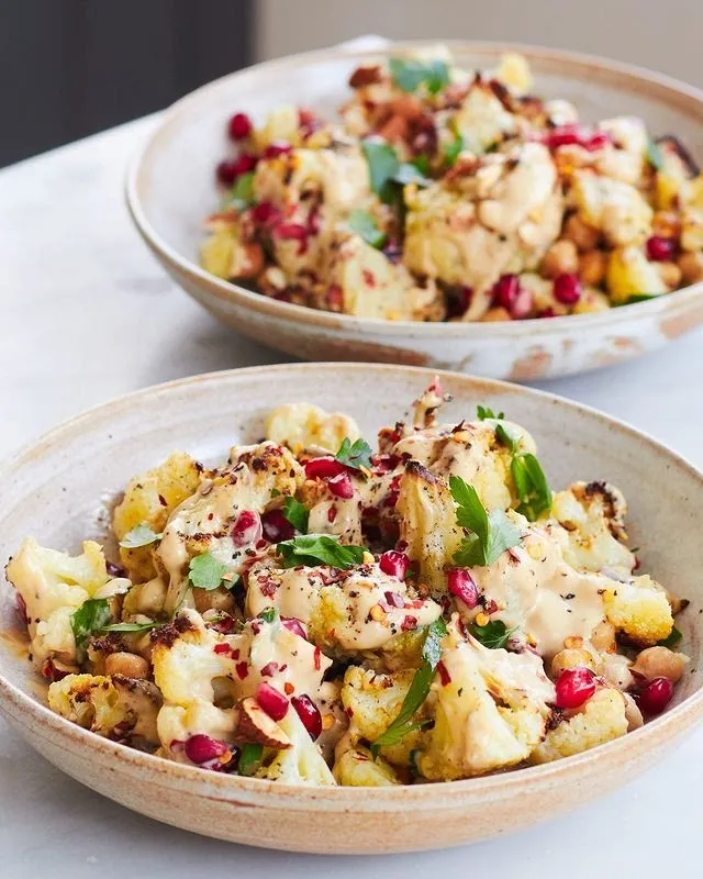 Bulgur wheat with tomato & lentil sauce