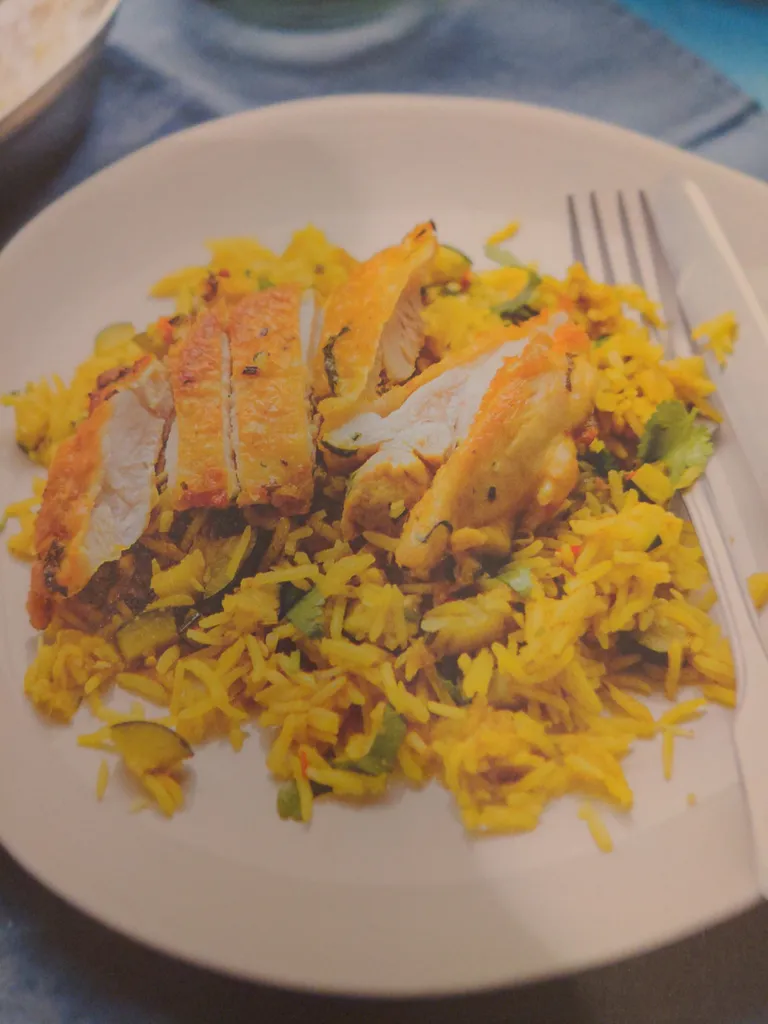Turmeric chicken with Sri Lankan spiced courgette rice