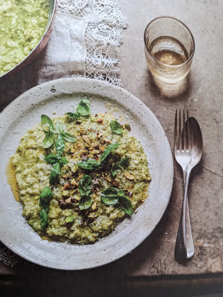 Green pepper and pistachio risotto