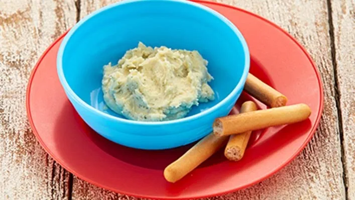 Beanie dip with breadsticks