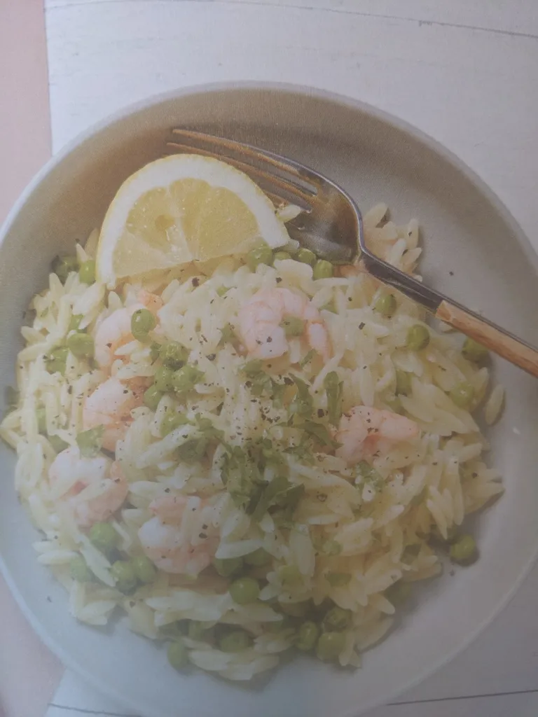 Lemon & garlic prawn orzo