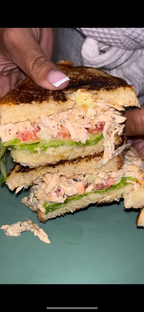 Salmon noodles with veggies