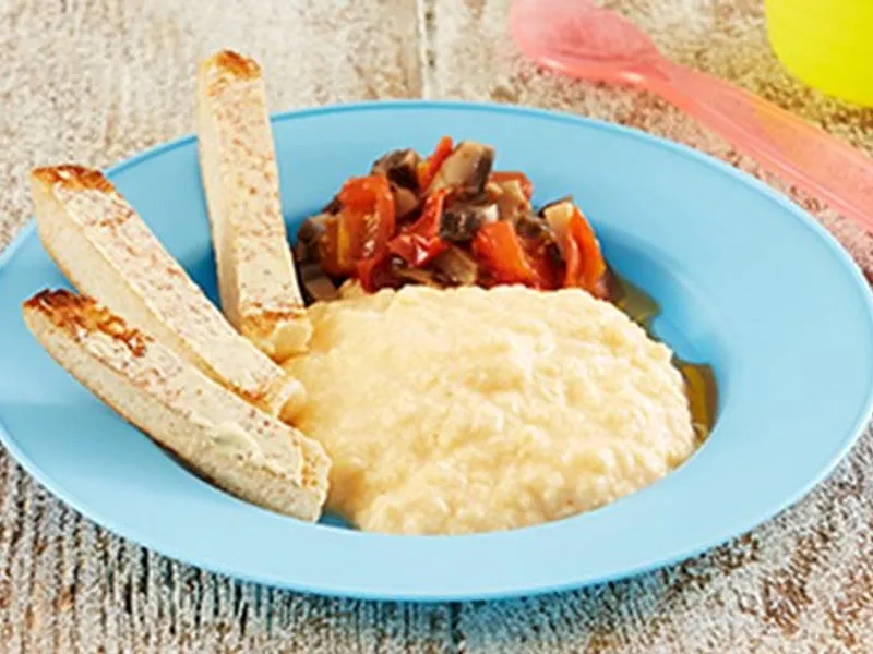 Scrambly eggs on muffins