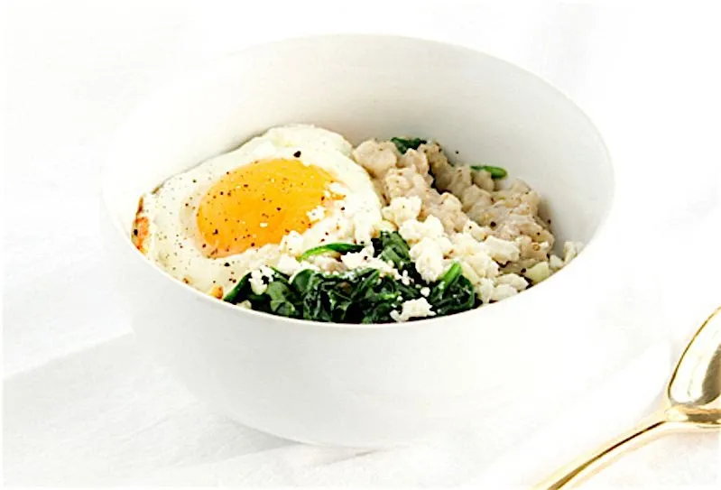 Scrambled egg with spinach & tomatoes