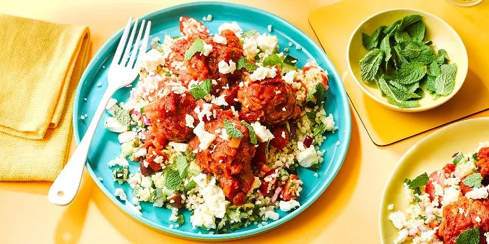 Pork meatballs with bulgur salad, feta & mint